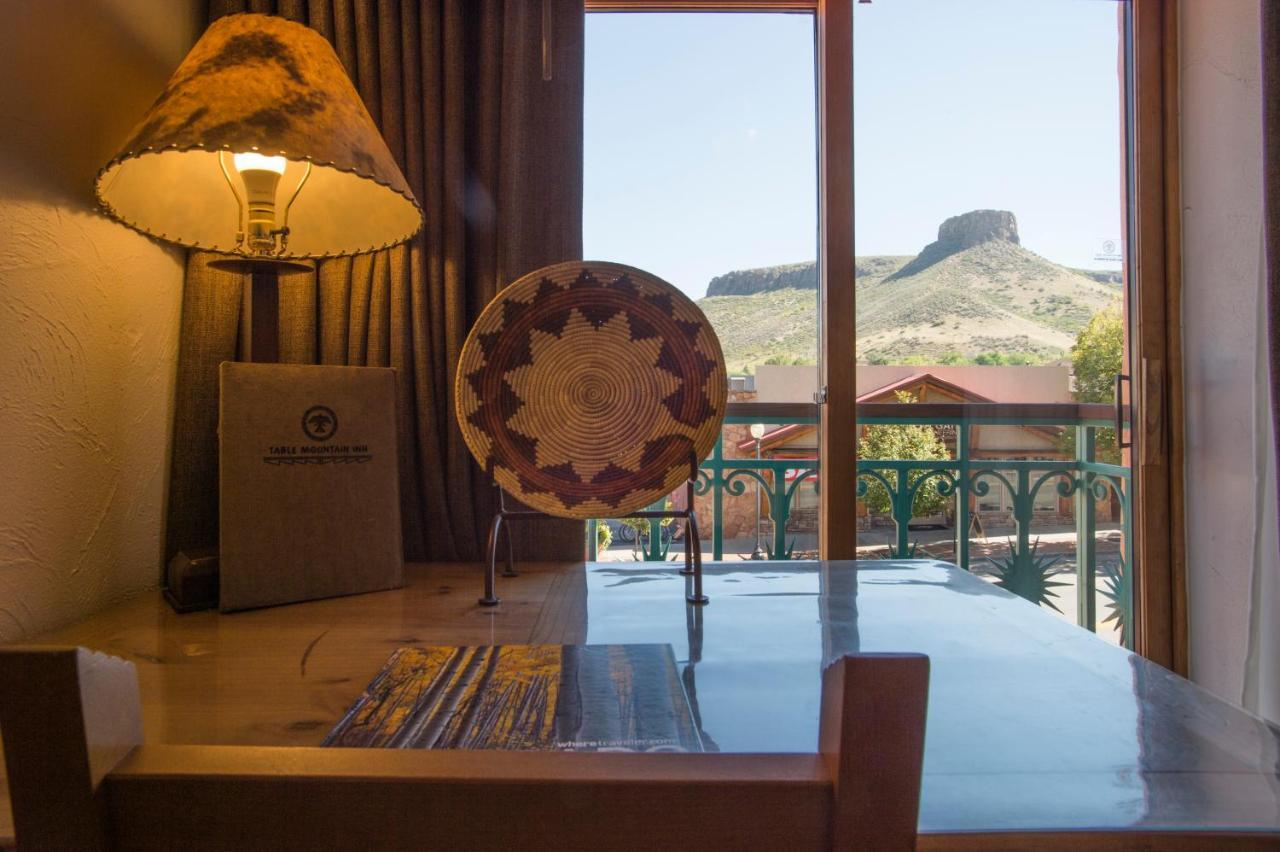 Table Mountain Inn Golden Bagian luar foto
